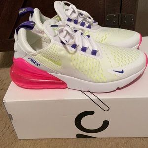 Nike Air Max 270 size 9. Only worn once.
